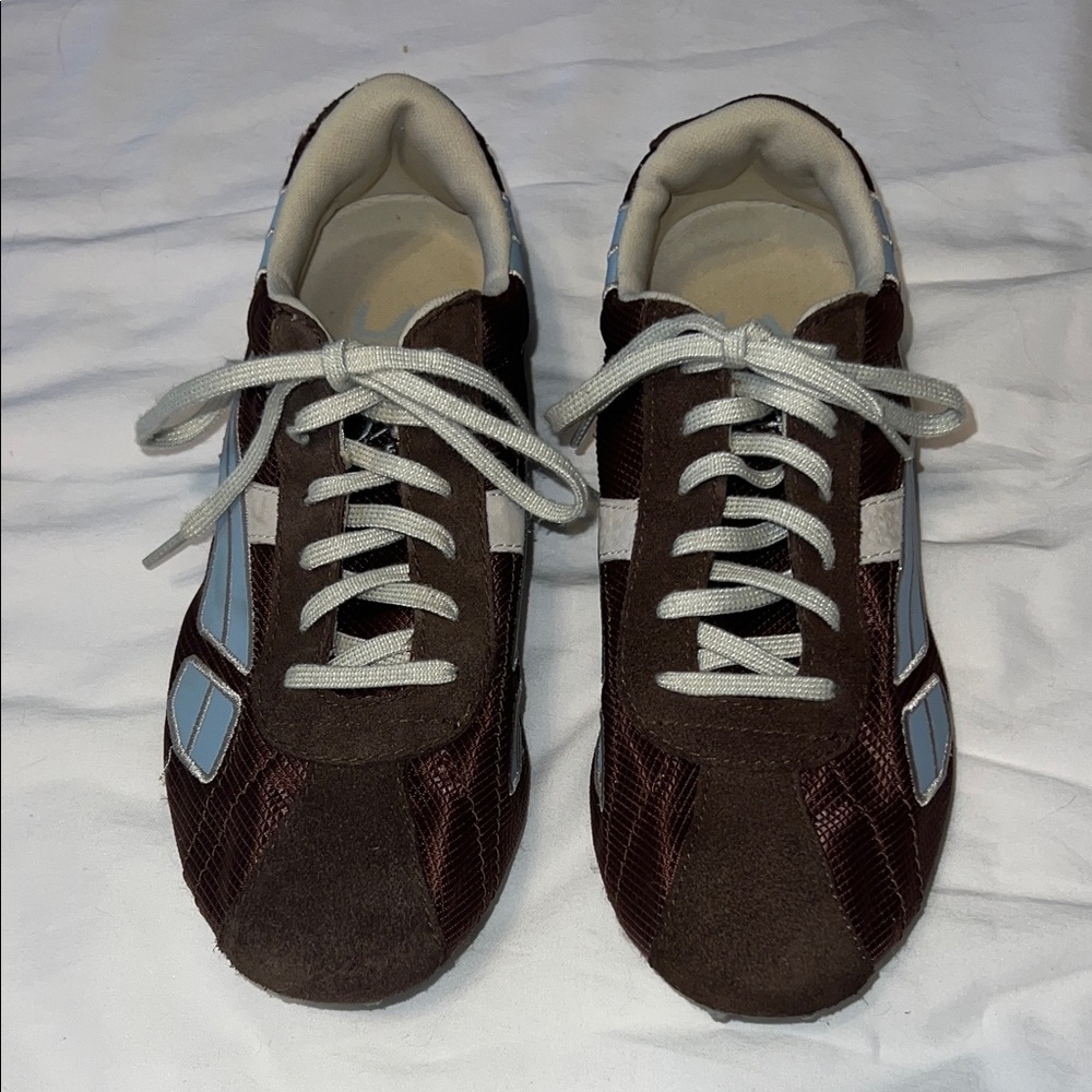 Women’s Vintage LA Gear Sneakers - Picture 5 of 9